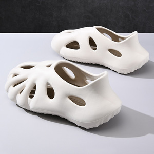 Sandalias de Verano para Hombre, Suela Suave Antideslizante, Cómodas para la Playa, Tallas 40-45, Color Sólido, Tacón Bajo, Diseño de una Pieza Moldeada - Product Image 1