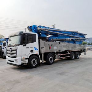 Camión Bomba de Concreto con Control Remoto JIUHE Personalizable de 30m 38m 48m 52m 56m 58m 62m 70m en Venta - Product Image 2