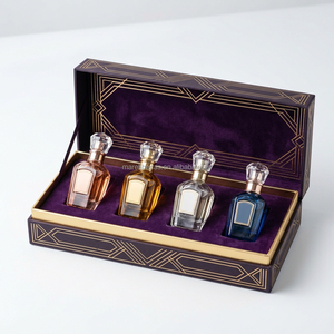 Perfume Masculino con Detalles en Dorado, Aroma Ligero y Duradero, Fragancia Fresca y Amaderada, Set de Regalo en Caja para Navidad - Product Image 1