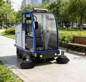 Camion balayeuse routière AOMAN avec pompe - Système de nettoyage tout-en-un à conduite entièrement automatique pour balayage, aspiration et pulvérisation d'eau - Product Image 1