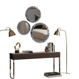 Eleva tu espacio con este elegante espejo con marco de acero inoxidable PVD, con un diseño único de martillo, montado en la pared, para bodas, estilo decorativo artístico. - Product Image 1