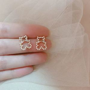 Nouvelles boucles d'oreilles tendance en fausses perles pour femmes, design fleur en cristal, style coréen, bijoux de fête et de mariage - Product Image 6