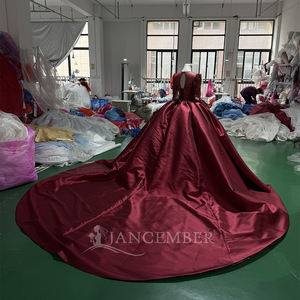 Robe de mariée élégante en satin rouge foncé, coupe princesse, décolleté cœur, traîne chapelle, longueur ras du sol, dos nu, en dentelle, pour soirée - Product Image 2