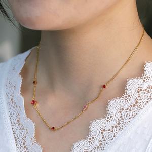 Colliers élégants et durables en acier inoxydable avec zircon, pendentifs minimalistes tendance pour femmes - Product Image 3