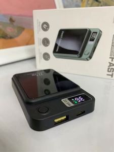 Nuevo banco de energía magnético delgado portátil 10000mAh banco de energía inalámbrico magnético pantalla Digital PD para <span class=keywords><strong>iPhone</strong></span> <span class=keywords><strong>11</strong></span> 12 13 14 15 - Product Image 3