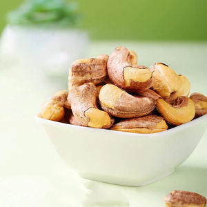 Htfoodie Großpackung Rohe Lila-Geschälte Cashewnüsse 500g 100% Natürlich Extragroße Größe Originalgeschmack Einzelverpackung Trockenware - Product Image 1