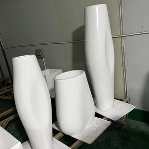 <span class=keywords><strong>Jardinière</strong></span> d'extérieur en résine et fibre de verre OEM/ODM - Pots incurvés résistants aux intempéries pour la décoration commerciale de jardin - Product Image 6