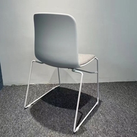 Chaise de négociation de bureau empilable moderne et bon marché, adaptée aux salles de réunion, aux écoles, aux bureaux, aux meubles de bureau, aux chaises de conférence