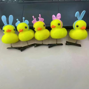 Pinzas para el pelo de terciopelo DIY con diseño de resorte - Adornos para el pelo Kawaii de pollitos y patos amarillos lindos para niñas, recuerdos de fiesta y regalos - Product Image 1