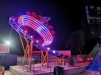Manège Soucoupe Volante à Longue Durée de Vie avec Système d'Amortissement et Effets d'Éclairage Spectaculaires pour Installation de Station Balnéaire