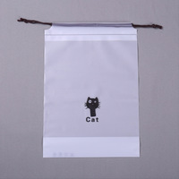 Sac rétractable personnalisé avec logo, en PE givré, résistant à l'humidité, imprimé en héliogravure, avec fermeture à cordon, MOQ 100 pièces