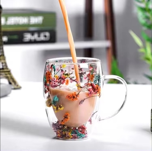 Cadeau de Noël Poignée tasses <span class=keywords><strong>tasse</strong></span> en verre borosilicate pour infuser des fleurs sèches <span class=keywords><strong>double</strong></span> <span class=keywords><strong>paroi</strong></span> tasses à café en verre <span class=keywords><strong>tasse</strong></span> à thé bouteilles en verre - Product Image 4