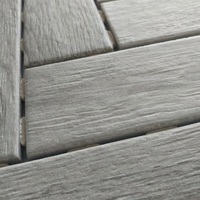 Carrelage en bois à chevrons du siècle dernier, céramique pour sol et mur