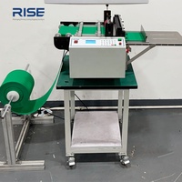 Machine de découpe de précision de rouleaux en feuilles pour le traitement continu des matériaux en rouleaux non tissés