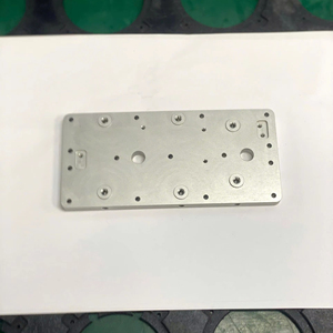 Servicio de Mecanizado CNC Personalizado de Piezas Metálicas de Aluminio, Acero Inoxidable y Latón, Fresado y Torneado de Precisión con Acabado Anodizado - Product Image 1
