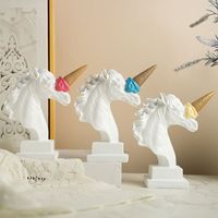 Vente en gros de crème glacée européenne personnalisée Smashing Horse Head Sculpture Statue d'animal en résine Figurine Home Desktop Decor