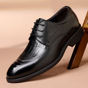 รองเท้าหนังธุรกิจสำหรับผู้ชาย ทำจากหนังแท้คุณภาพสูง ตกแต่งด้วยลายโบรก เหมาะสำหรับการเดินทาง - Product Image 4