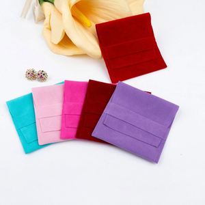 Pochettes à bijoux en daim personnalisées avec logo, sacs cadeaux doubles, pochette enveloppe en daim 10x10cm, emballage carré pour bagues, boucles d'oreilles, colliers - Product Image 2