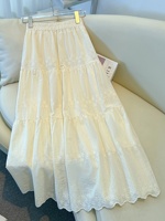 Jupe longue en tulle multicouche brodée de fleurs blanches, best-seller été 2026, romantique et élégante, amincissante
