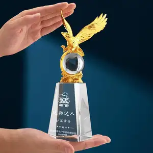 Tùy Chỉnh Kim Loại Vàng Eagle Trophy Hợp Kim Eagle Trophy Giải Thưởng Với Vòng Bóng Pha Lê Cơ Sở Cho Lưu Niệm Nhân Viên Kinh Doanh Quà Tặng Thủ Công Mỹ Nghệ