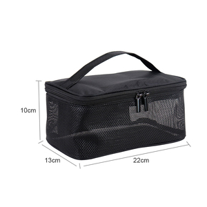 Bolsa de cosméticos de viaje de malla con cierre de cremallera, color negro sólido, resistente al agua, diseño minimalista - Product Image 4