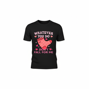 Divertente T-Shirt per San Valentino con Scritta Nera e Rosa e Motivo Cuore Sfumato, Unisex, Manica Corta, Girocollo, 100% Cotone, Primavera Estate - Product Image 1