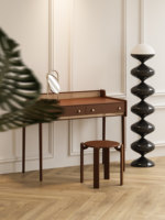 Table de toilette en rotin minimaliste et luxueuse, bureau de maquillage élégant, mobilier de chambre raffiné