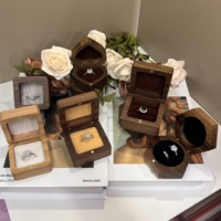 Boîte à bijoux de proposition, bague de mariage, boîte de rangement d'anneau en bois de noyer et de hêtre, petite boîte de rangement portable rétro en bois
