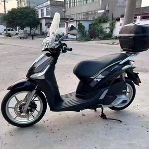 Scooter a Gas <span class=keywords><strong>Piaggio</strong></span> <span class=keywords><strong>Liberty</strong></span> 150S con Motore a Tre Valvole I-get, Freno a Disco Anteriore ABS, Certificazione Euro4, Parabrezza e Vano Portaoggetti Posteriore - Product Image 2