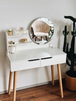 Table de maquillage moderne blanche pour chambre à coucher avec panneau en bois durable, tabouret et miroir amovible