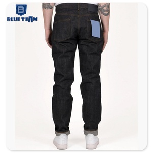 Équipe bleue | Fabricant de jeans en denim personnalisés Pantalon en denim à lisière brute rouge à jambe droite Skinny <span class=keywords><strong>Slim</strong></span> Fit Jeans en denim lisière pour hommes - Product Image 2