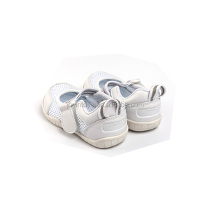 Nuevo modelo <span class=keywords><strong>de</strong></span> los niños Zapatos <span class=keywords><strong>de</strong></span> deporte al por mayor plana Escuela <span class=keywords><strong>de</strong></span> zapatos para niños niñas niño corriendo zapatos - Product Image 5