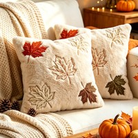 Housses de coussin décoratives carrées brodées 30x50cm 45x45cm, motif citrouille d'automne, en fausse fourrure douce et pelucheuse, couleur beige, pour l'automne