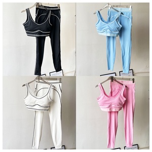 Set Sportivo Leggero da <span class=keywords><strong>Donna</strong></span> per Fitness e Yoga, Reggiseno e Leggings ad Alta Elasticità e Traspiranti, <span class=keywords><strong>Abbigliamento</strong></span> Sportivo Comodo con Logo Frontale - Product Image 6