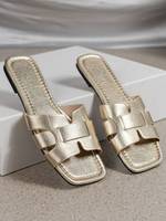 Sandales plates pour femmes à bout ouvert, avec bande tressée dorée métallique en cuir PU, ornements de perles, logo personnalisé, vente en gros