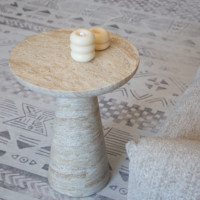 Table basse mobile de style nordique en faux travertin pour salon, hôtel, maison d'hôtes ; Table design haut de gamme légère et luxueuse