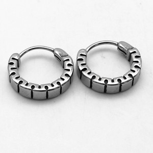 Pendientes Huggie de yunnique, diseño geométrico de acero de titanio para hombres y mujeres, joyería de acero inoxidable 316, estilo sencillo y moderno - Product Image 1