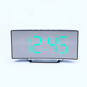 Reloj de Espejo LED Moderno con Puerto de Carga USB, Función de Repetición, Reloj Despertador Digital de Mesa para Decoración del Hogar - Product Image 1