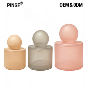Fabricant <span class=keywords><strong>de</strong></span> flacons <span class=keywords><strong>de</strong></span> <span class=keywords><strong>parfum</strong></span> cylindriques courts 30 50 100 ml, vides, transparents, <span class=keywords><strong>de</strong></span> luxe, avec bouchon rond coloré, OEM personnalisé - Product Image 1