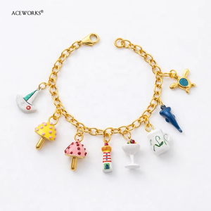 Viajes y Ocio |   Colgante de Comida con Encanto Festivo de Acero Inoxidable Chapado en Oro PVD de 18K |   Resistente al agua, hipoalergénico y sin deslustre - Product Image 5