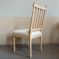 Chaise de salle à manger antique française en bois massif, idéale pour les salles à manger