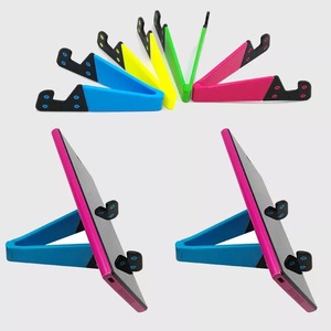 Soporte Plegable Portátil en Forma de V para Teléfono y Tableta, Soporte de Escritorio, Material PP, Multicolor - Product Image 1