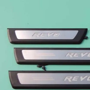 OEM/ODM Nuevo Diseño de Accesorios para Automóviles, Protectores de Umbral de Puerta para Toyota, ISUZU - Product Image 6