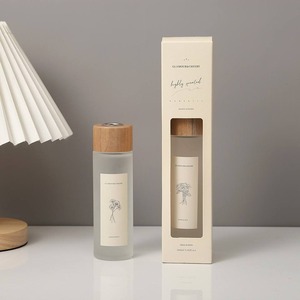 Bouteille de diffusion de roseau d'aromathérapie en verre de parfum givré à cylindre simple avec couvercle en bois pour décembre - Product Image 6