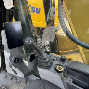 รถขุด CAT 330GC ปี 2019 ขนาด 30 ตัน อุปกรณ์ก่อสร้างงานหนัก พร้อมบุ้งกี๋ขนาด 1.54 เมตร เครื่องยนต์ 159 กิโลวัตต์ พร้อมชุดเกียร์ - Product Image 2