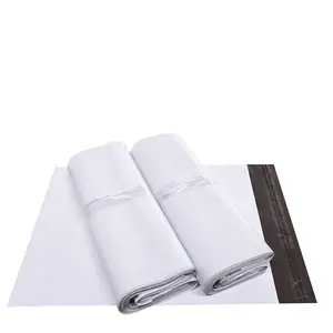 China Yiwu Fabrikant Kleine Bestelling Hoeveelheid Zwart Logo Persoonlijke Merk Envelop Plastic Witte Express Poly Mailers Voor Kleding