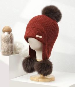 Bonnets/chapeaux en cachemire super mignons, légers, chauds et confortables, avec pompons, pour femmes en automne et en hiver - Product Image 2