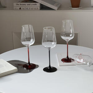 Verres à vin teintés rouges de luxe européens tige unique en gros Transparent <span class=keywords><strong>rouge</strong></span> cristal de couleur lumière grenaille de luxe <span class=keywords><strong>rouge</strong></span> vin blanc - Product Image 2