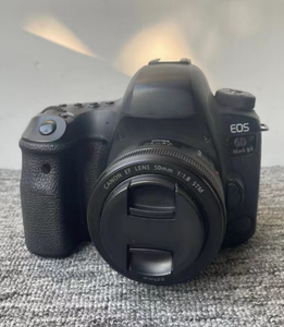 Cámara DSLR 6D Mark II de Bajo Precio con Lente de 50 mm/1.8, Video de 1080p, Batería de Litio, Tarjeta SD - Product Image 4