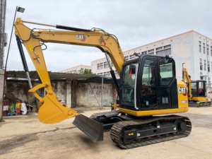 Excavatrice sur chenilles d'occasion CAT 308E2, d'origine japonaise, fonctionnement flexible, excellent état, économique en carburant, pour la construction - Product Image 1